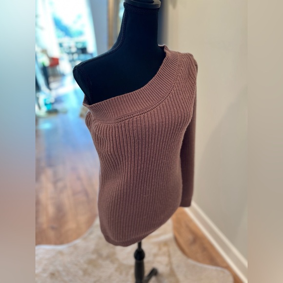 •NBD •Mia Sweater •Size: XS •Color: Taupe - Picture 6 of 8